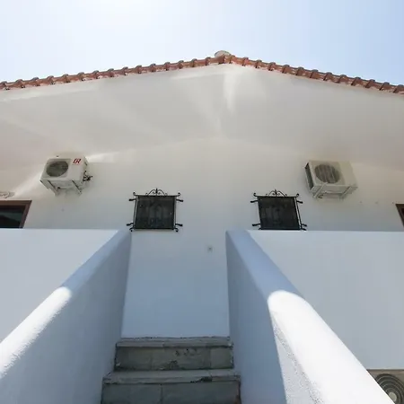 Katerina's Garden Μόλα Καλύβα